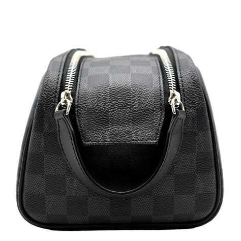 toilettas louis vuitton heren|Louis Vuitton dopp toilet bag.